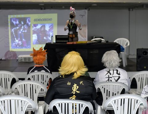 Público durante unha conferencia sobre cosplay na feira sobre cultura pop Japan Weekend. 27/03/2022