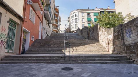 Escaleras de la calle Rosalía de Castro, en A Ponte.