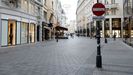 Una céntrica calle de Viena, prácticamente vacía por el confinamiento