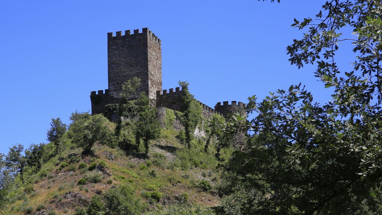 El castillo de Doiras está en Cervantes