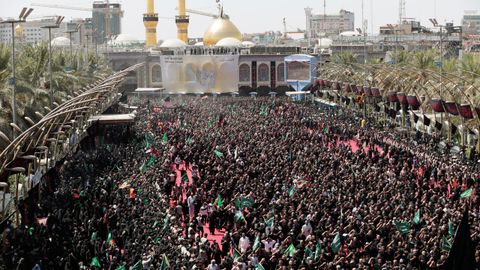 Vista de los congregados este martes en la celebracin del Ashura en la ciudad de Kerbala, en Irak
