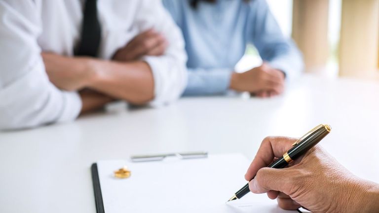 Las parejas de hecho solo necesitarán el empadronamiento para inscribirse en Galicia