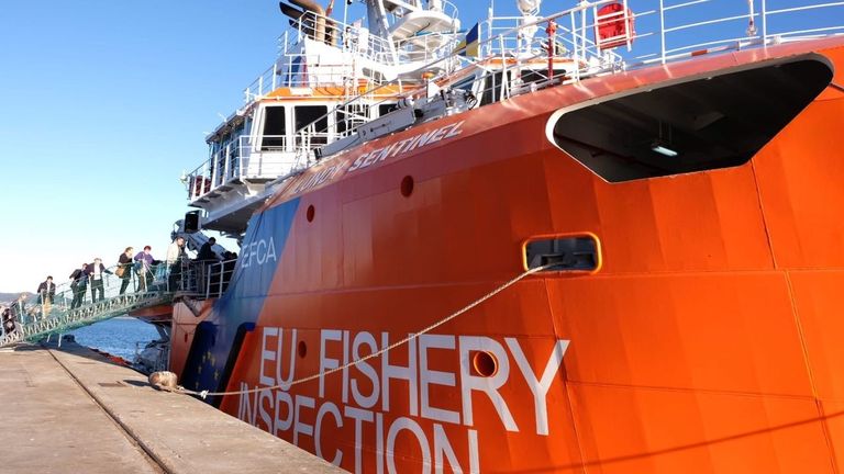 El Lundy Sentinel, patrullero de la Agencia Europea de Pesca, detectó en el 2019 presuntas infracciones en el 55 % de sus inspecciones en el mar