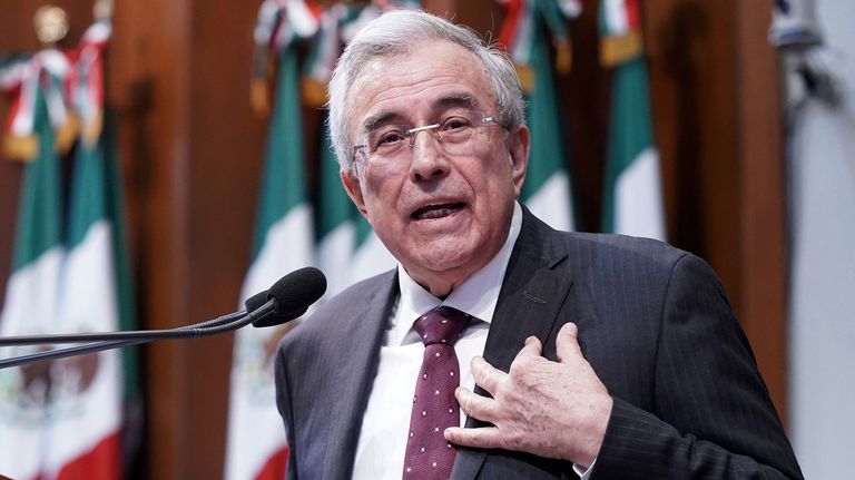 El gobernador de Sinaloa, imputado por nexos con el narcotráfico, se aferra al poder y no dejará su puesto