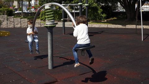 Parque infantil en Porto do Son, esta maana