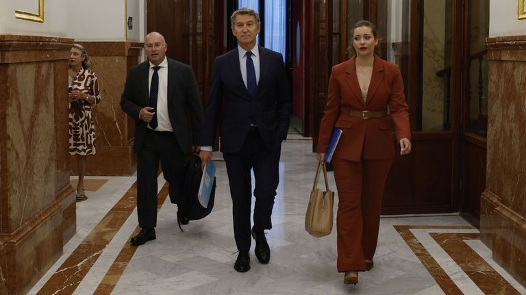 Feijoo y compañía camino de la frutería