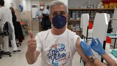 Vacunacin de Abelardo Snchez Sanjurjo, de la asociacin de trasplantados