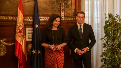 La ministra de Hacienda, María Jesús Montero, y el presidente de la Xunta, Alberto Núñez Feijoo,  hace un año en Madrid
