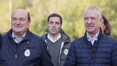 El candidato del PNV a lehendakari Imanol Pradales, en el centro, junto al lendakari Iñigo Urkullu, y el presidente del PNV, Andoni Ortuzar.