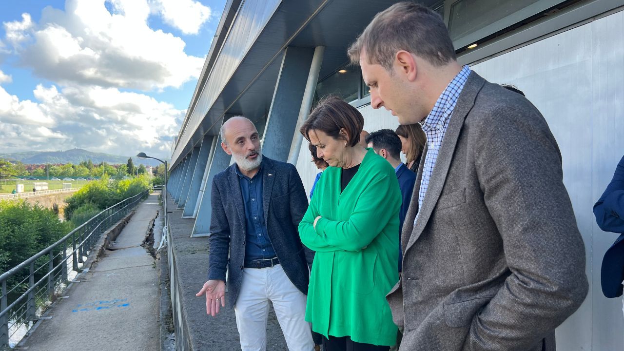 El secretario general de Foro Asturias y candidato a la presidencia del Principado, Adrin Pumares, visita el Real Grupo de Cultura Covadonga de Gijn acompaando a la candidata a la Alcalda de Gijn, Carmen Moriyn.