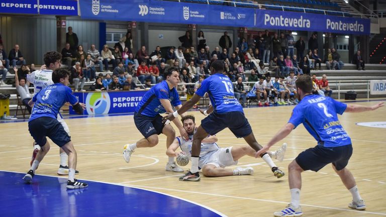 Cisne y Oviedo empatan en un partido de poco brillo que pudo caer para cualquier lado (22-22)