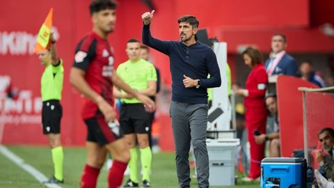 Veljko Paunovic, durante el Mirand�s-Real Oviedo