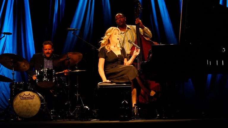 DIANA KRALL ACTUANDO EN EL PALACIO DE LA ÓPERA EN EL AÑO 2008