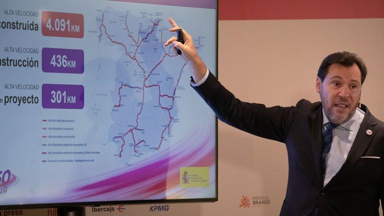 El AVE directo Vigo-Ourense no está en el mapa del ministro de Transportes