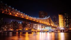 La iluminacin realza los puentes de medio mundo