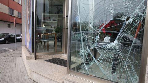 Uno de los últimos robos con fuerza en locales comerciales tuvo lugar en febrero, en una peluquería de San Xosé