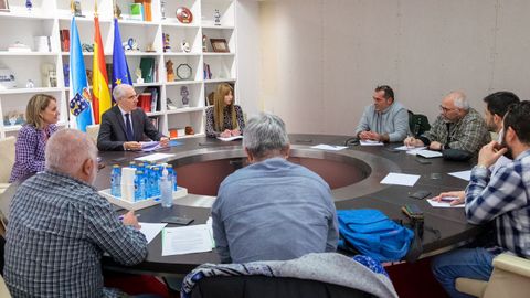 Francisco Conde mantuvo un encuentro con representantes sindicales y del comit de empresa de la trmica de As Pontes.