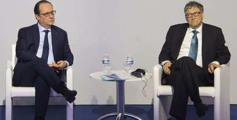 Gates, con Hollande, en la presentacin de la alianza en Pars. 