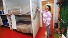 Sonia Garca, en la entrada a la habitacin de su albergue en Pontevedra
