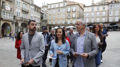 Borja San Ramn, Ione Belarra y Too Naval, en la Praza Maior de Ourense.