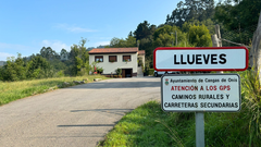 Se�ales contra los GPS en los caminos rurales de Cangas de On�s