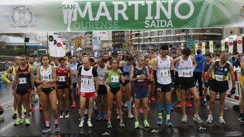 Salida de la carrera popular del San Martiño, en el 2019, en el puente del Milenio de Ourense.