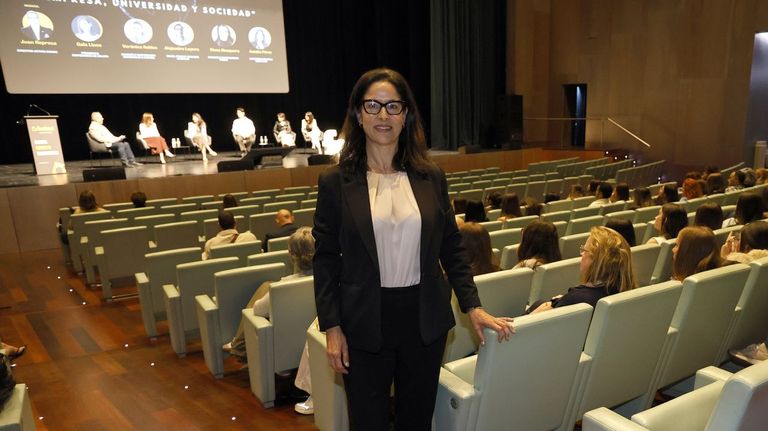 Azafatas, no maniquíes: «Desterré el lazo al cuello, las faldas y los tacones»