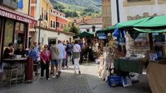 Mercado tradicional en Cabrales con motivo del Da de Asturias