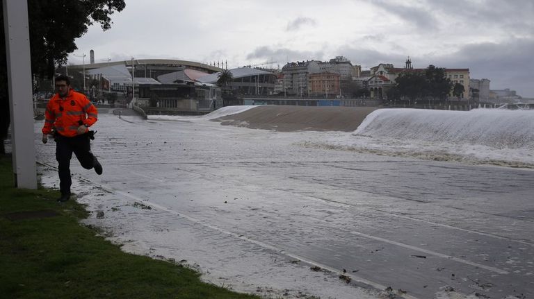 Fuerte oleaje en la costa gallega