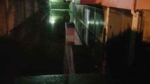 Garajes inundados en Mio 