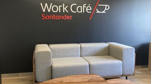 Work Café del Banco Santander en el edifico del Banco Pastor del Cantón Pequeño, 1, A Coruña.