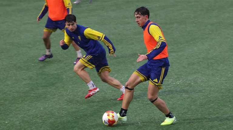 El Compos refuerza su línea de creación con la contratación de Unai Peón