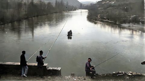 Asturias, 1930. Pescando en el Sella