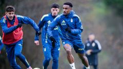 Hassan y Luka Ilic, con Javi L�pez detr�s, en El Requex�n