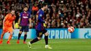 Messi abri el marcador al transformar un penalti a lo Panenka