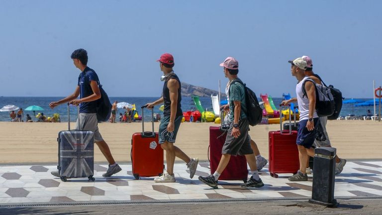 Cinco fraudes con los estafadores te tentarán este verano