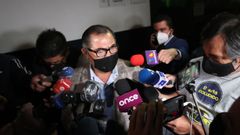Jos Luis Castaeda, abogado de Alonso Ancira, responde a las preguntas de los periodistas a su llegada a Mxico 