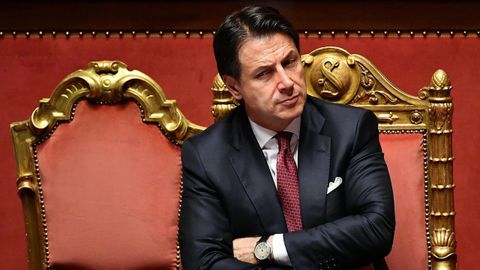 Conte presentó la dimisión antes de la votación de una mocion de confianza presentada por Salvini
