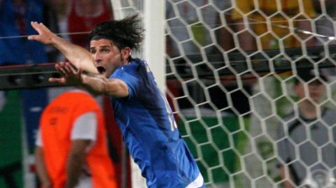 Iaquinta celebra un gol en el Mundial 2006