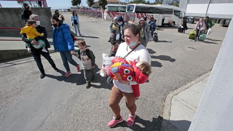 Refugiados ucranianos llegando al colegio San Narciso de Marín