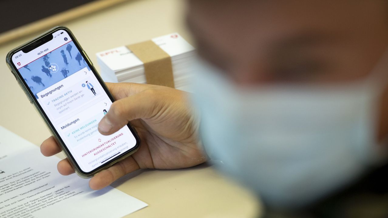 �Si uno tiene 30 Grand Slam, pero ning�n amigo, va a tener un futuro infeliz�.Un beb� recien nacido en Vietnam, con pantalla protectora antes de salir de casa para la vacunaci�n