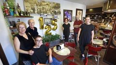 Uxía Senlle canta en el 125 cumpleaños del restaurante Floriano de Mos