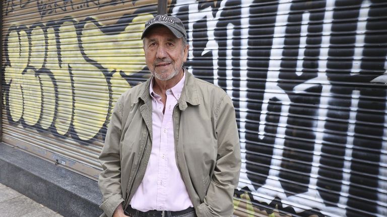 Mariano Esteban: «El desarrollo de una vacuna frente a la nueva variante de ébola es relativamente fácil; podría estar el año que viene»