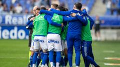 Los futbolistas del Real Oviedo celebran uno de los goles al Zaragoza