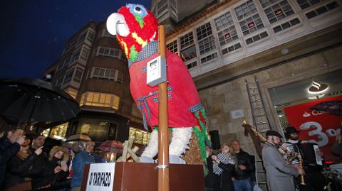 El loro Ravachol llega al Carnaval clamando contra el tarifazo