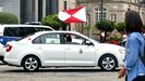 Un taxi con la bandera de Vigo.