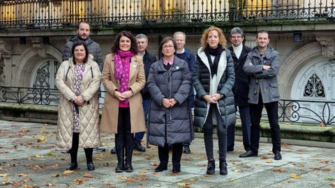 El PSOE también realizó una declaración institucional con sus concejalas y cargos municipales.