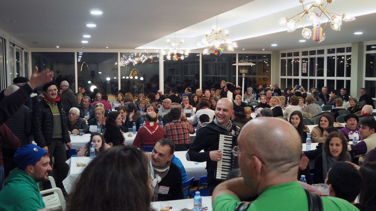 �Al fin lleg� la nieve a Santiago y su comarca!