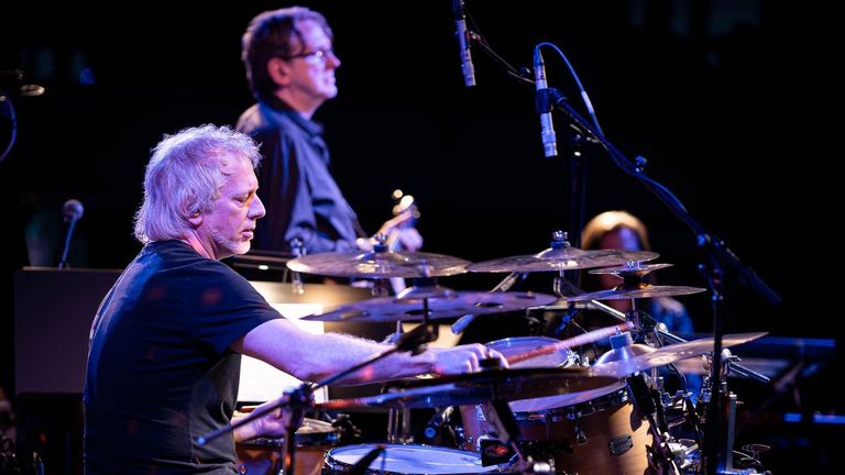 Dave Weckl, baterista de jazz y compositor: «No vivo en el pasado, pero añoro de los viejos tiempos la compasión humana»