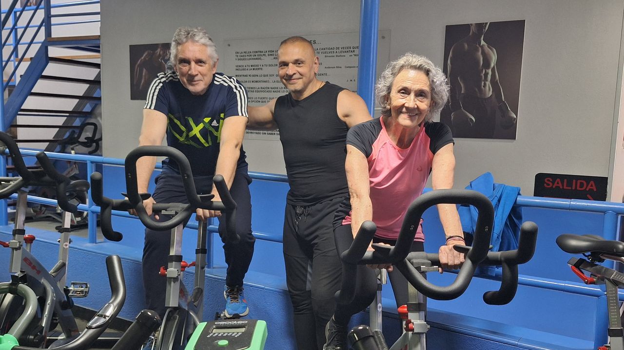 Sarria celebra su tradicional San Isidro.Paloma Rodr�guez y Jos� Antonio Ruiz con su entrenador Emilio (en el centro de la imagen).